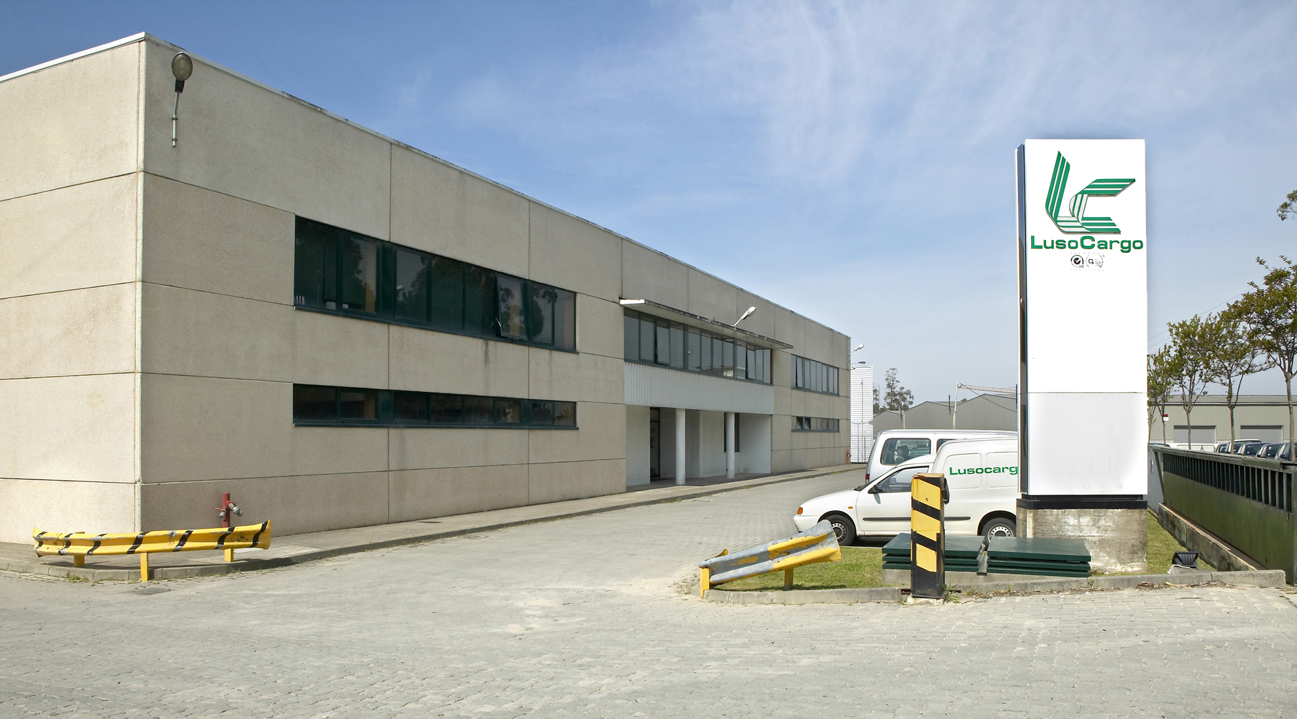 Fundos | Conforto - Lusocargo